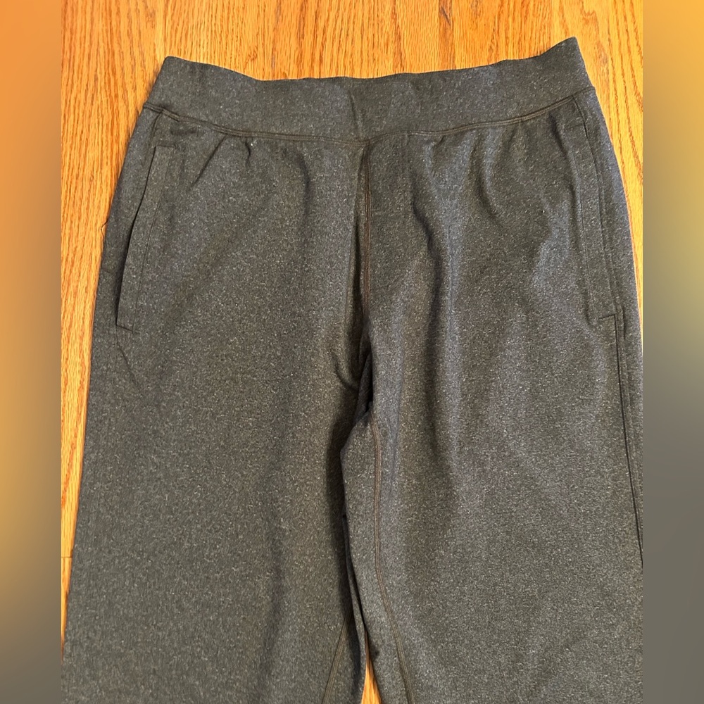Lululemon heather grey sweats / loungewear pants, side pockets, Men’s Size XL - Picture 2 of 11